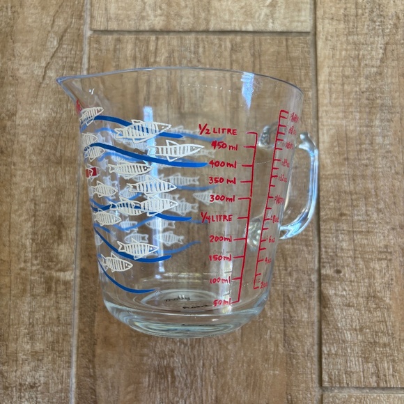 Molly Hatch Anthropologie Stay True Glass 1 Pint Measuring Cup - Picture 3 of 5
